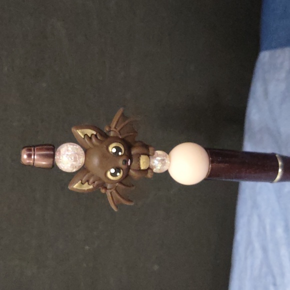 HOMEMADE  HALLOWEEN BAT FOCAL BEADED PEN COLOR GLITTER MAROON, PINK, BROWN - Picture 2 of 5